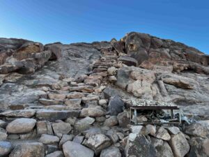 Monte sinai Egipto los ultimos escalones para subir..KKarolina Retiro MagiKK